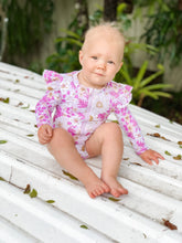 Load image into Gallery viewer, Tilli Floral Swimmers